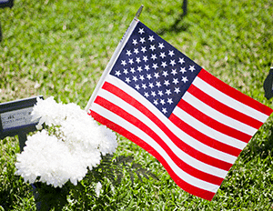 Funeral Home Affordable Funerals 000012 Flag Graveside Service